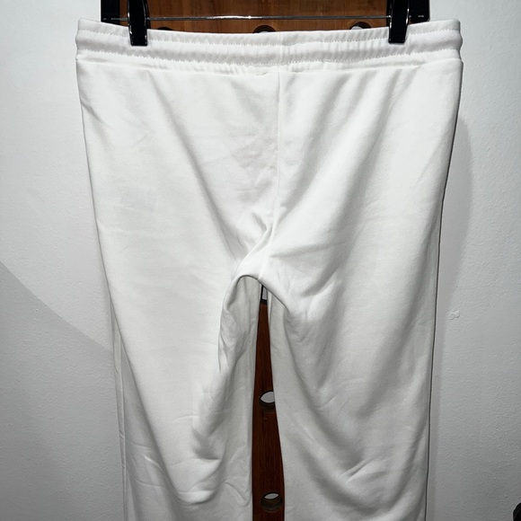 ๐ Edikted Cruz Low Rise Flared Sweatpants - Picture 7 of 9